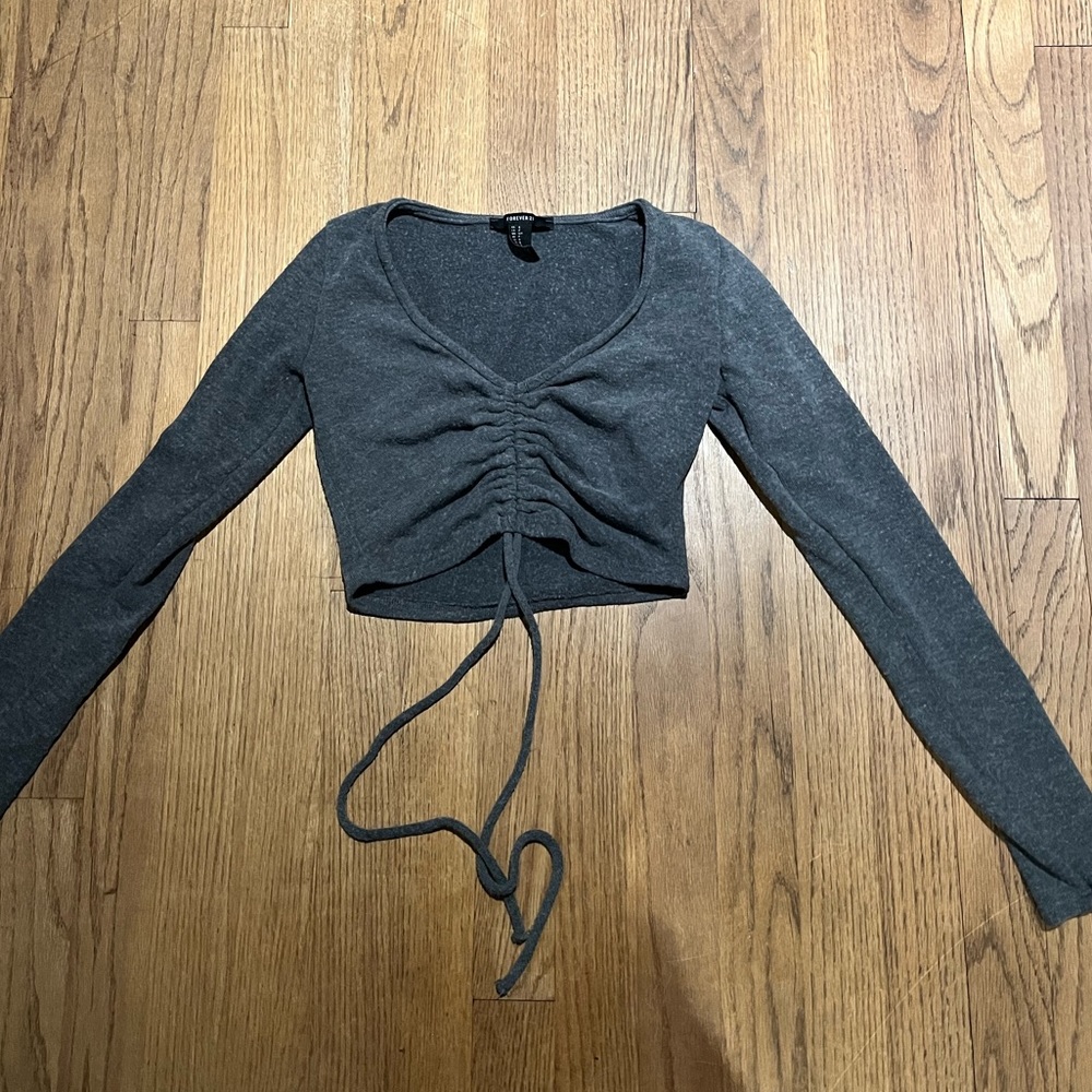 Long sleeve crop
